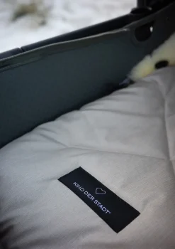 Discount Premium Lammfell-Fußsack für Babywanne & Kinderautositz Limited Edition dune-beige Kinder Fußsäcke|Zubehör Kindersitz