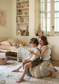 Outlet Sitzkissen 'Mr. Snail' Blue / Natural Kinder Decken & Kissen|Decken & Kissen